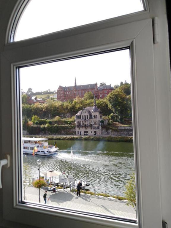 Le Cerf Vert Dinant Bagian luar foto