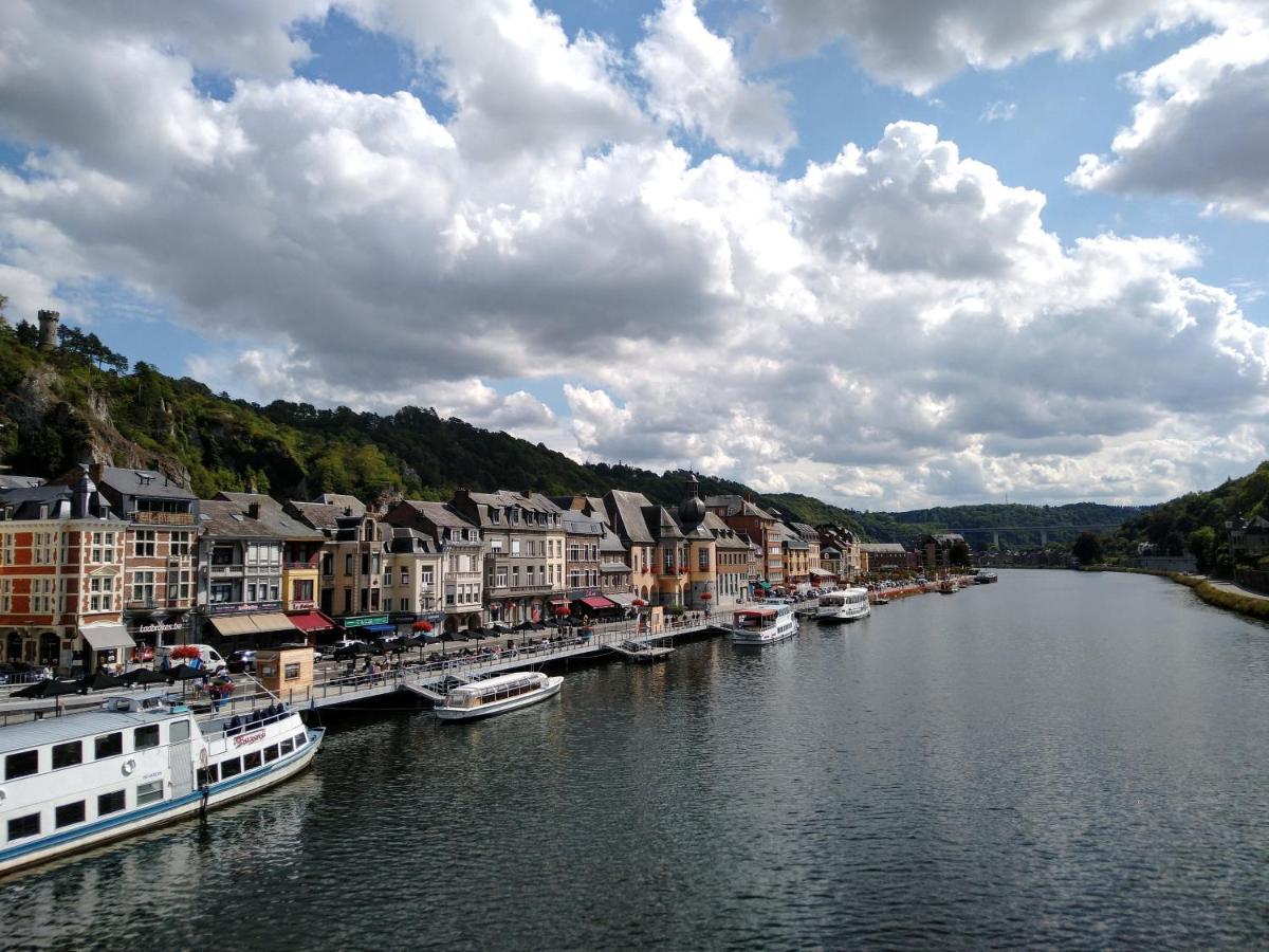 Le Cerf Vert Dinant Bagian luar foto